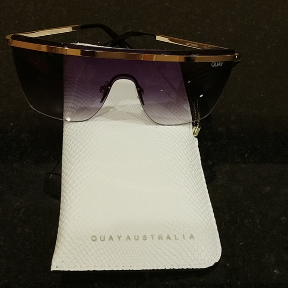 QUAY Australia Sunglasses with Case - Picture 1 of 6